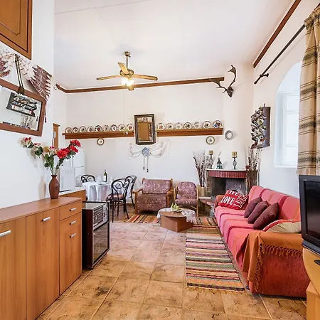 Theo's Traditional House Apartment Lachania (Rhodes)